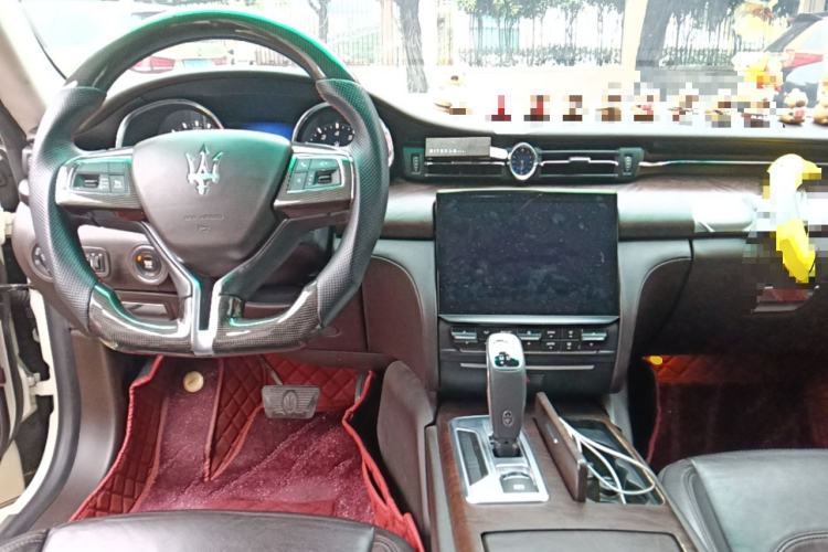 Used Maserati President 2013 3.0T Standard Model Center Console