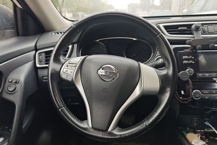 Used Nissan X-Trail 2015 2.0L CVT Comfort MAX Edition 2WD Steering Wheel