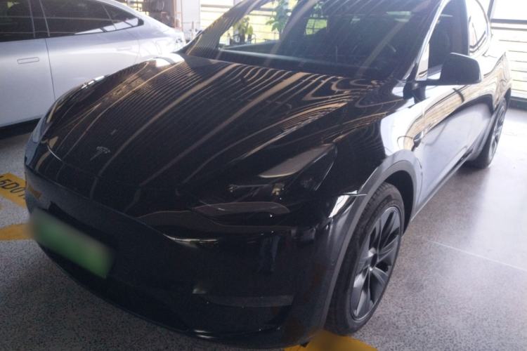 Used Tesla Model Y 2023 Long-Range All-Wheel-Drive Version