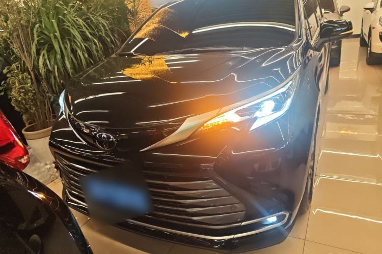 Used Toyota Sienna 2024 2.5L Hybrid Four-Wheel Drive Prestige Edition