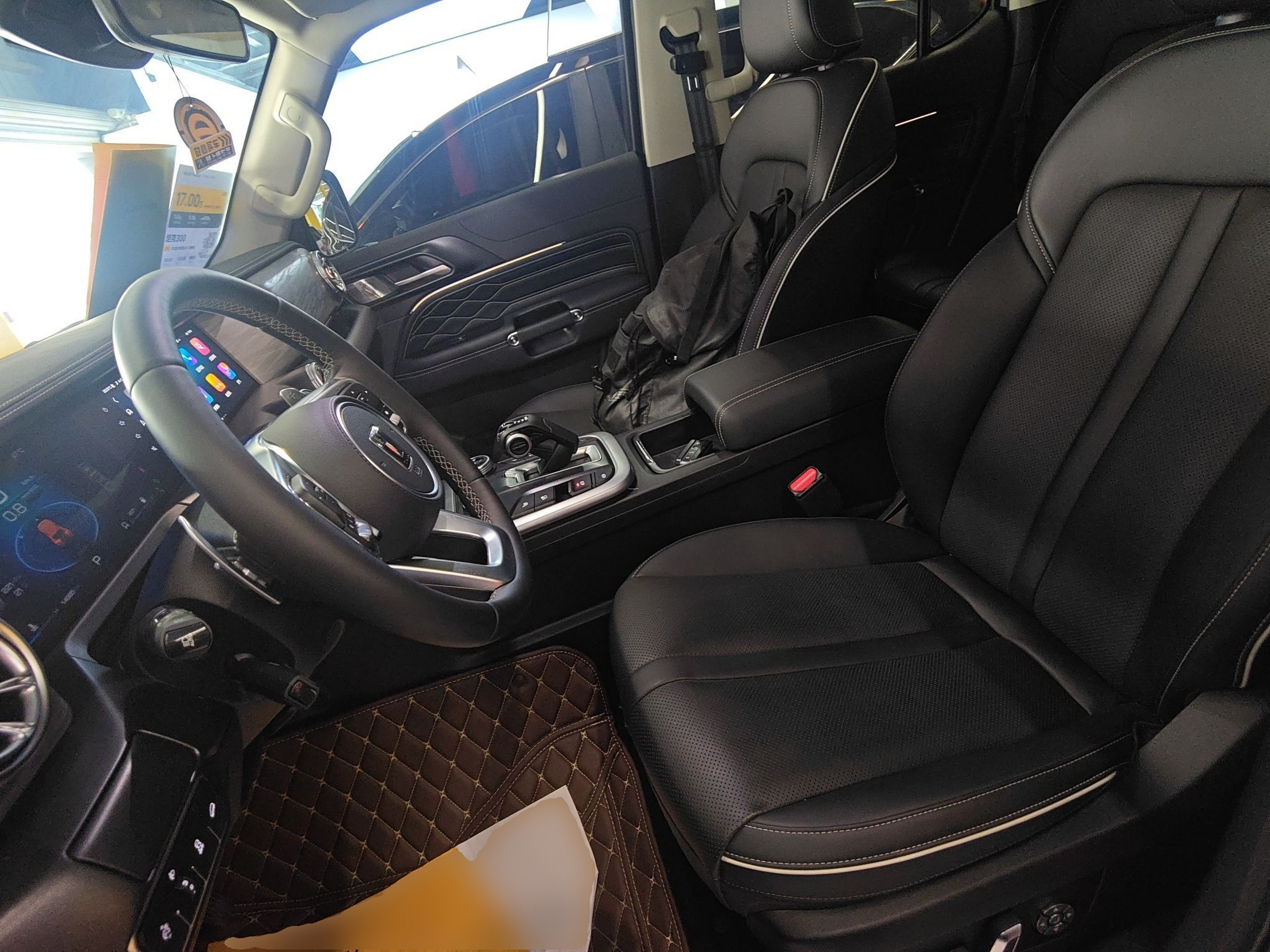 المقاعد الأمامية داخل السيارة