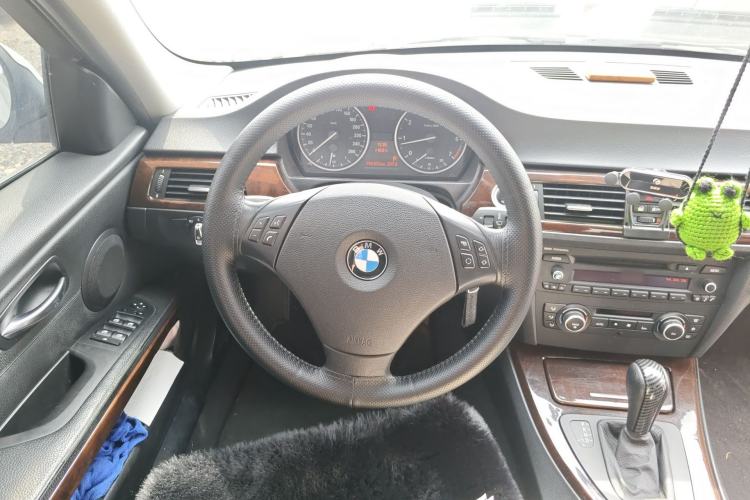 Used BMW 3 Series 2012 320i Sport Edition Steering Wheel