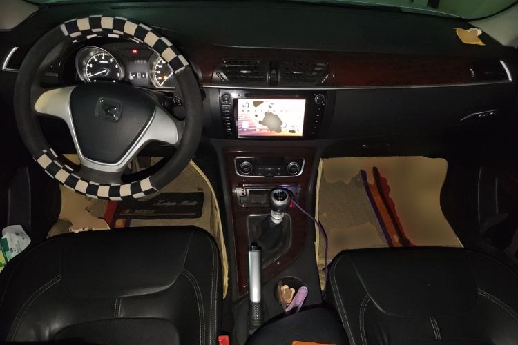 Used Zotye T600 2014 1.5T Manual Elite Edition Center Console