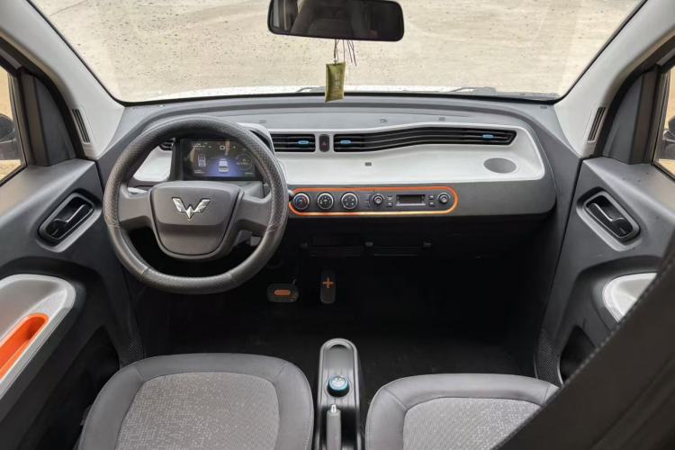 Used Wuling Hongguang MINIEV 2020 Zizai Version Lithium-NMC Center Console