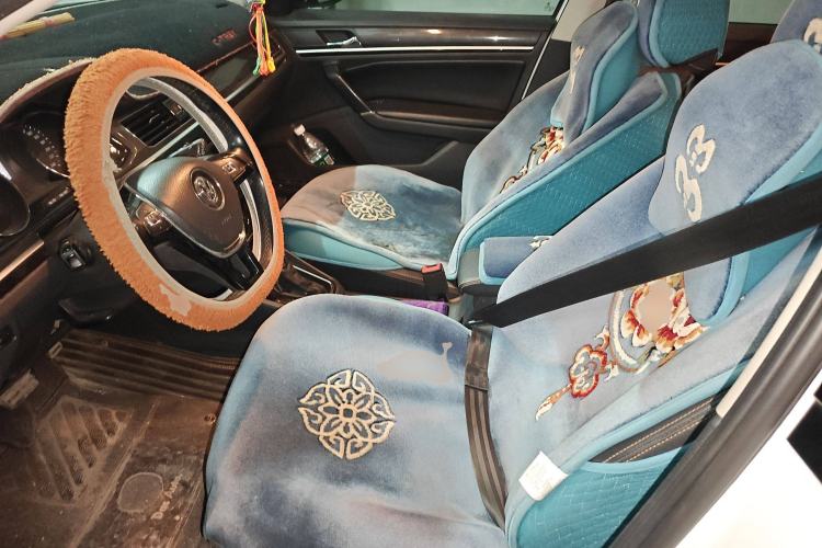 Used Volkswagen C-TREK 2017 230TSI DSG Luxury Model Left Front Seat