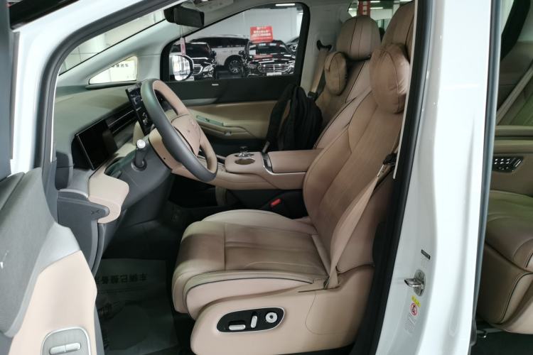 Used XPeng X9 2025 740 Ultra-Long Range Max Left Front Seat