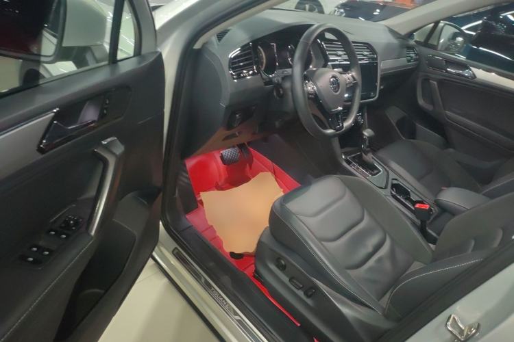 Used Volkswagen Tiguan L 2021 330TSI Automatic Two-Wheel Drive Smart Edition
