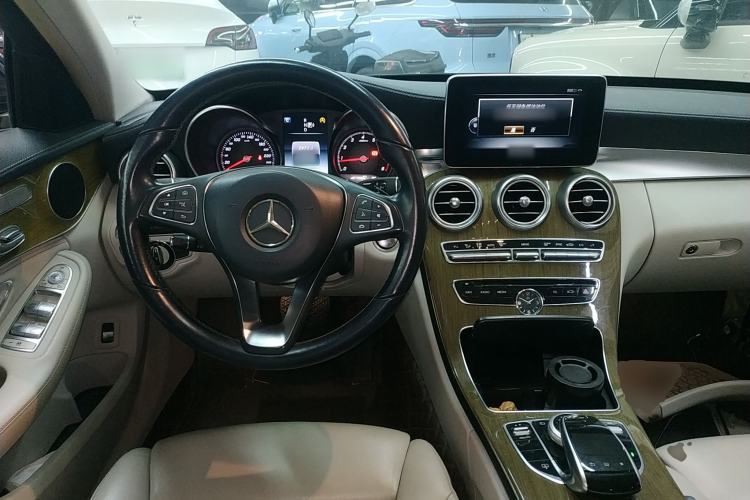 Used Mercedes-Benz C-Class 2015 C 260 L
