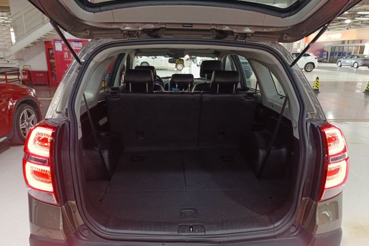 Used Chevrolet Captiva 2015 2.4L 4x4 Flagship Edition 7-Seater