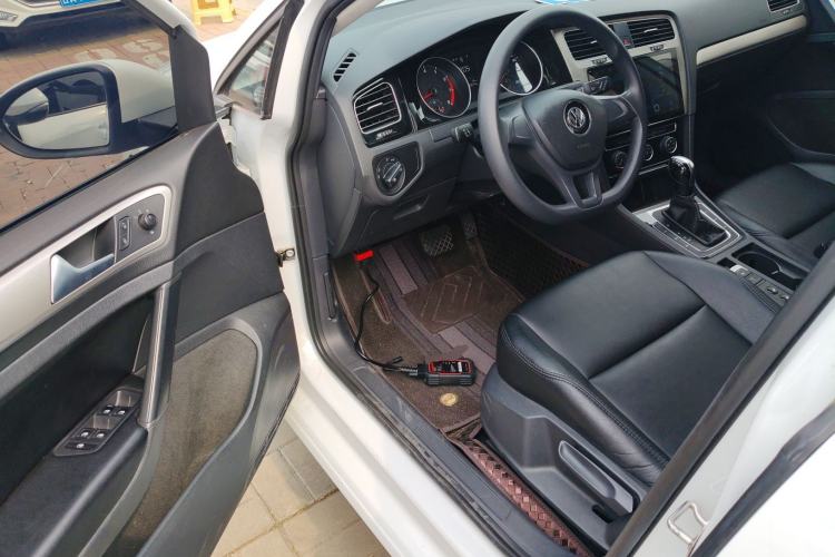 Used Volkswagen Golf 2018 1.6L Automatic Fashion Model Driver Seat