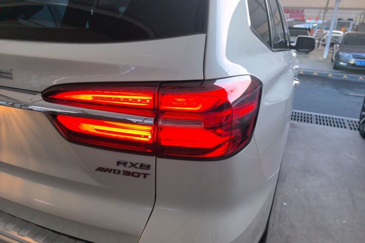 Used Roewe RX8 2018 30T Smart Connectivity All-Wheel Drive Supreme Edition
