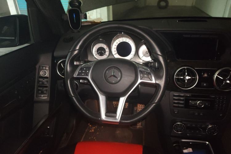 Used Mercedes-Benz GLK-Class 2015 GLK 300 4MATIC Luxury Ultimate Edition Steering Wheel
