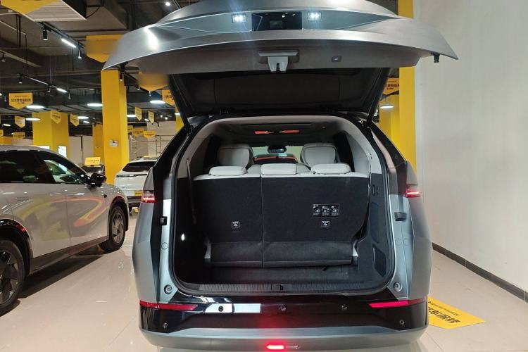 Used XPeng X9 2025 740 Ultra-Long Range Max