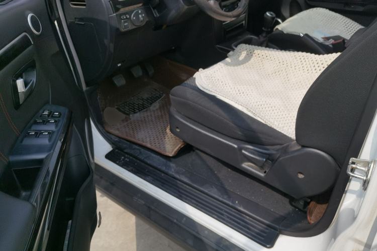 Used Haval H5 Classic 2015 2.0T Manual Two-Wheel Drive Advanced Version Driver Seat