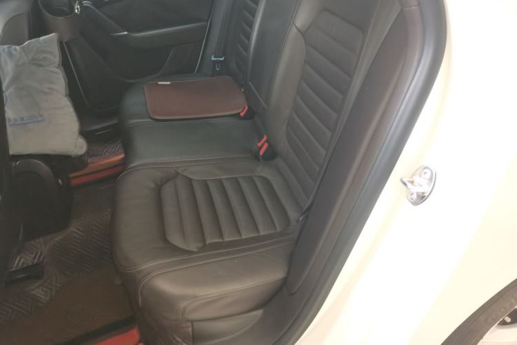 Used Volkswagen Magotan 2012 Travel Edition 2.0 TSI Luxury Version Left Rear Seat