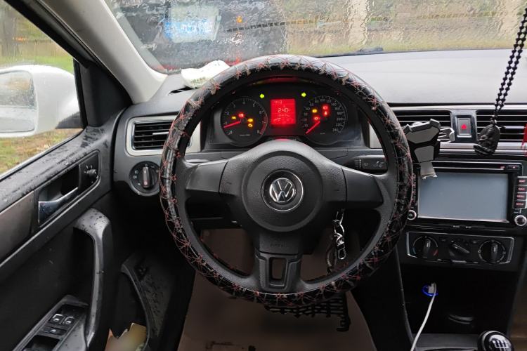 Used Volkswagen Santana 2015 1.6L Manual Comfort Edition