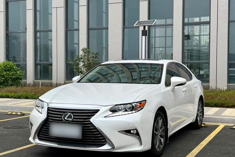 Used Lexus ES 2015 300h Comfort Edition Exterior 5
