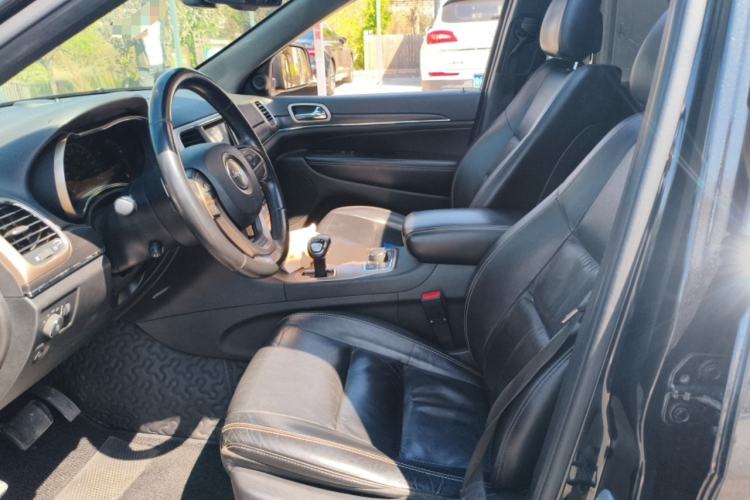 Used Jeep Grand Cherokee 2014 3.0TD Diesel Comfort Navigation Version Left Front Seat