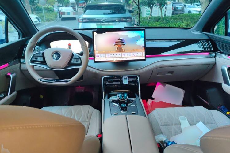 Used BYD Tang New Energy 2024 DM-i Glory Edition 112KM Prestige Model Center Console