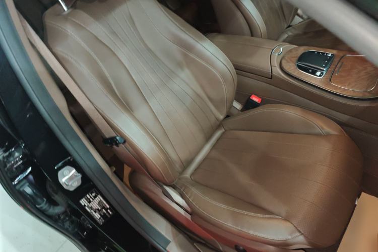 Used Mercedes-Benz E-Class New Energy 2022 Restyled E 350 e L Plug-in Hybrid Sedan Right Front Seat