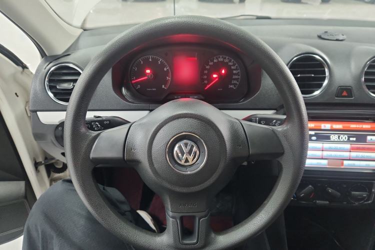 Used Volkswagen Jetta 2015 1.6L Manual Comfort Model Steering Wheel