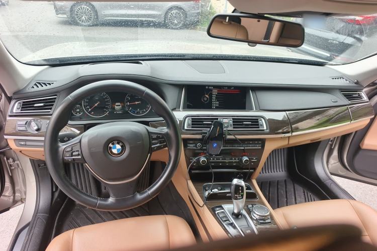 Used BMW 7 Series 2014 730Li Premium Edition Center Console