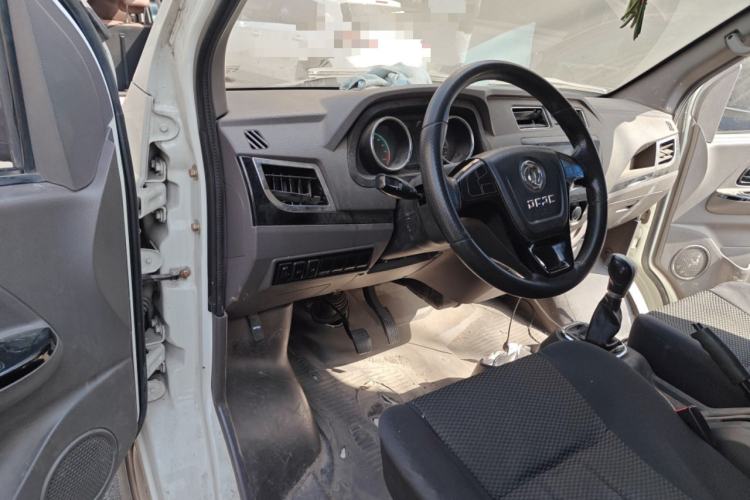 Used Dongfeng Yufeng EM26 2023 Standard Edition 41.472 kWh Henan Lithium Power Driver Seat