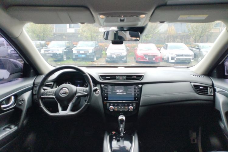 Used Nissan X-Trail 2019 2.5L CVT Smart Connect Luxury Edition 4WD Center Console