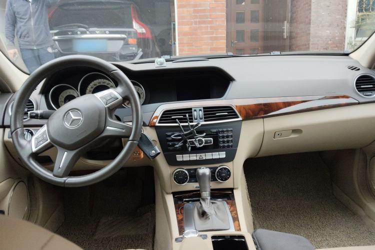 Used Mercedes-Benz C-Class 2013 C 260 CGI Elegant Model Center Console