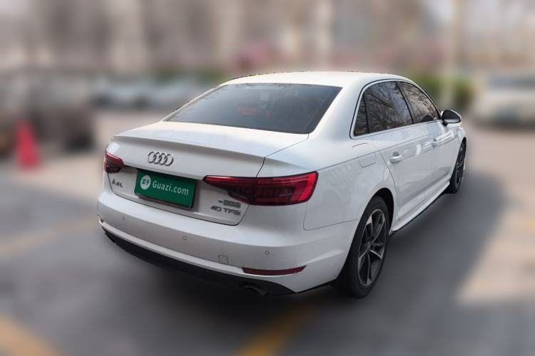 Used Audi A4L 2017 40 TFSI Ambition Edition
