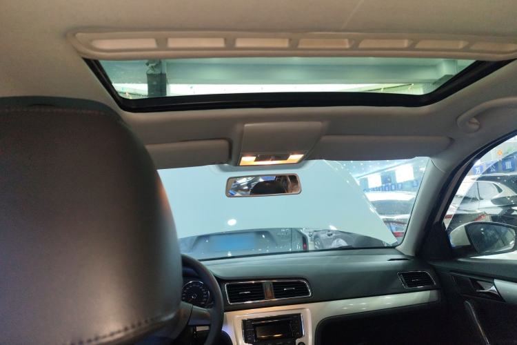 Used Volkswagen Gran Lavida 2013 1.4 TSI Automatic Comfort Model Headliner