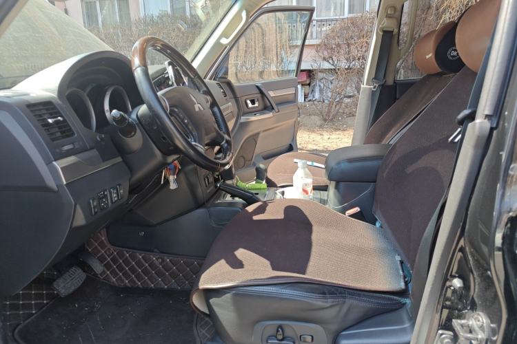 Used Mitsubishi Pajero 2020 3.0L Automatic Prestige Off-Road Edition Left Front Seat