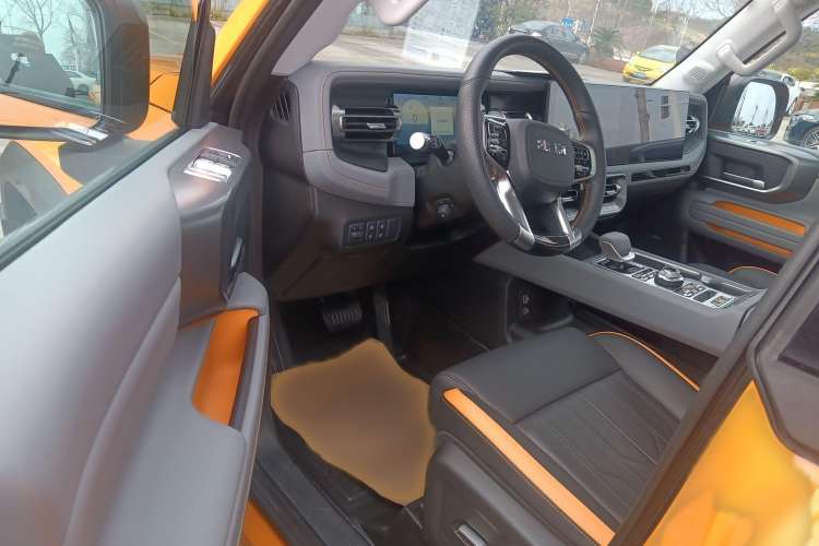 Used BAIC Off-Road BJ40 2024 2.0T All-New Urban Hunter Edition Advanced Type
