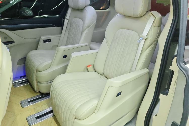 Used Buick GL8 2022 ES Landtrek 653T Luxury Edition