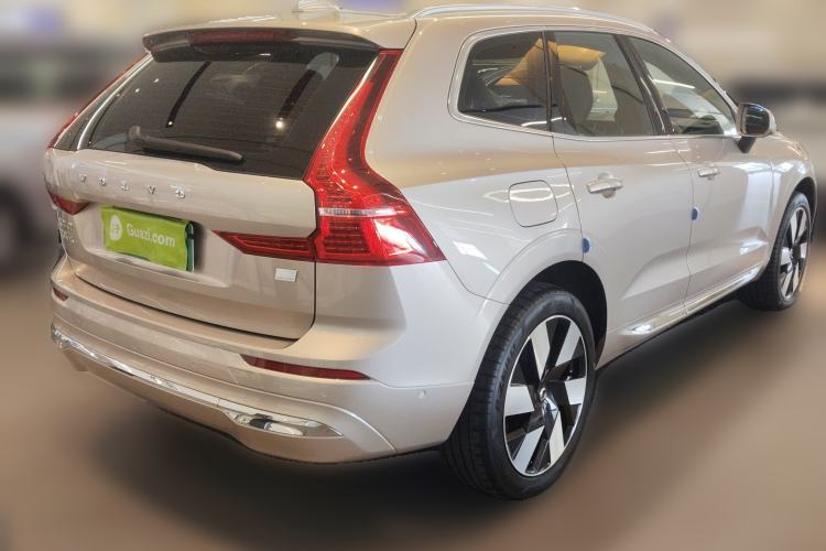 Used Volvo XC60 New Energy 2024 T8 Plug-in Hybrid Long-Range All-Wheel Drive Smart Luxury Edition Rear Right 45 Deg