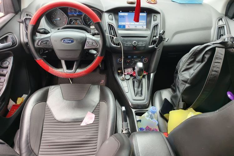 Used Ford Focus 2015 Sedan EcoBoost 180 Automatic Elite Model Center Console