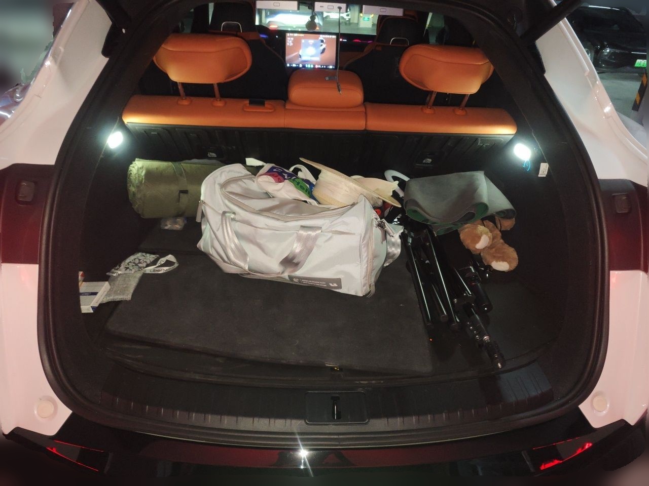 Xiaomi Auto YU7 2025 Ultra-Long Range High-Performance All-Wheel-Drive Max Edition — снимка 19