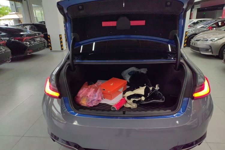 Used BMW i3 2024 eDrive 35 L
