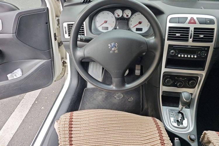 Used Peugeot 307 2013 Hatchback 1.6L Automatic Comfort Edition