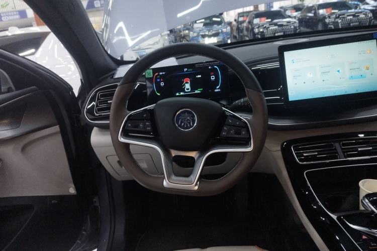 Used BYD Qin PLUS 2024 Honor Edition EV 420KM Leading Model
