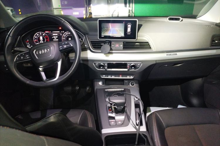 Used Audi Q5L 2018 40 TFSI Prestige Fashion Edition China V Center Console