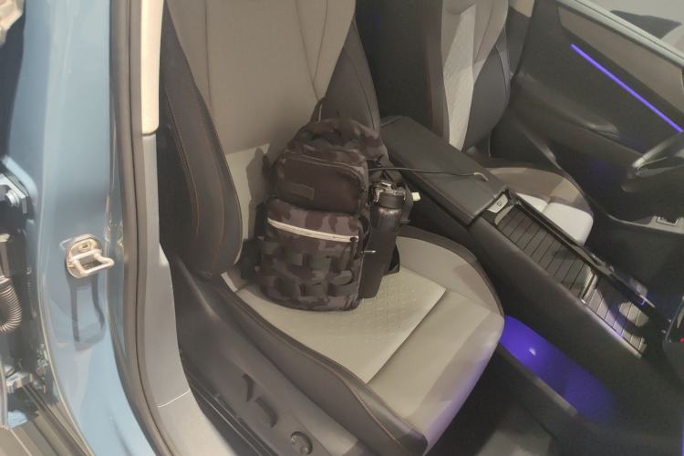 Used Volkswagen ID.7 VIZZION 2024 AIR model Right Front Seat