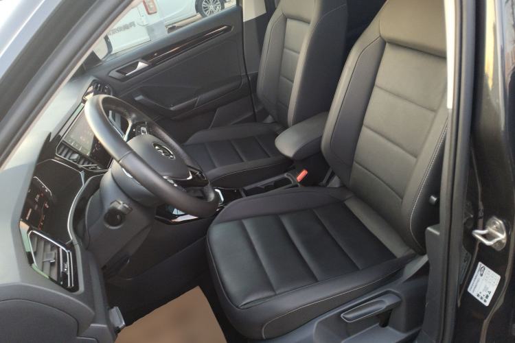 Used Volkswagen T-ROC 2021 280TSI DSG Two-Wheel Drive Comfort Connect Edition
