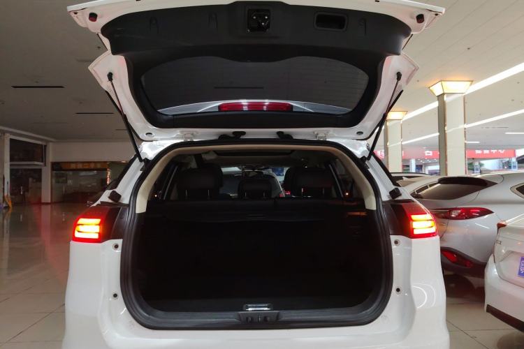 Used Geely Auto Emgrand X7 Sport 2020 1.8TD DCT Two-Wheel Drive Smart Connect 4G-Enabled Version
