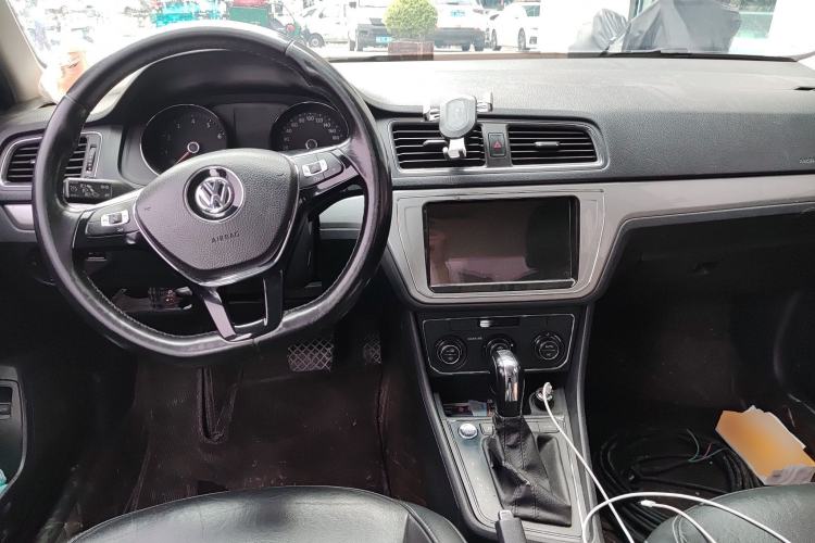 Used Volkswagen Lavida 2017 230TSI DSG Comfort Edition Center Console