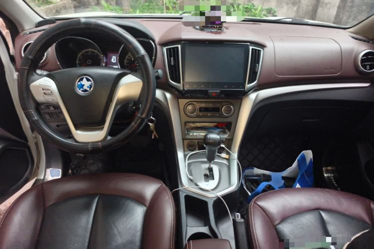 Used Venucia T70X 2015 2.0L CVT SmartFun Sport Edition