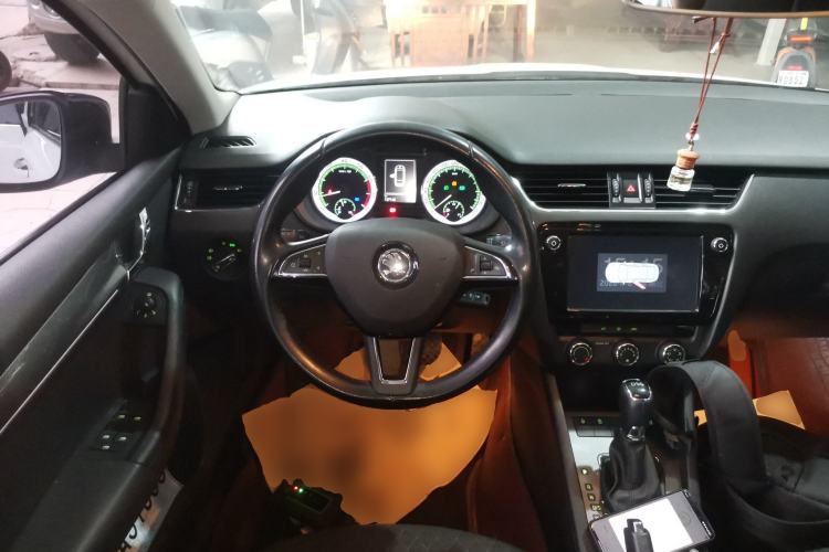 Used Skoda Octavia 2018 Station Wagon TSI230 DSG Luxury Edition Steering Wheel