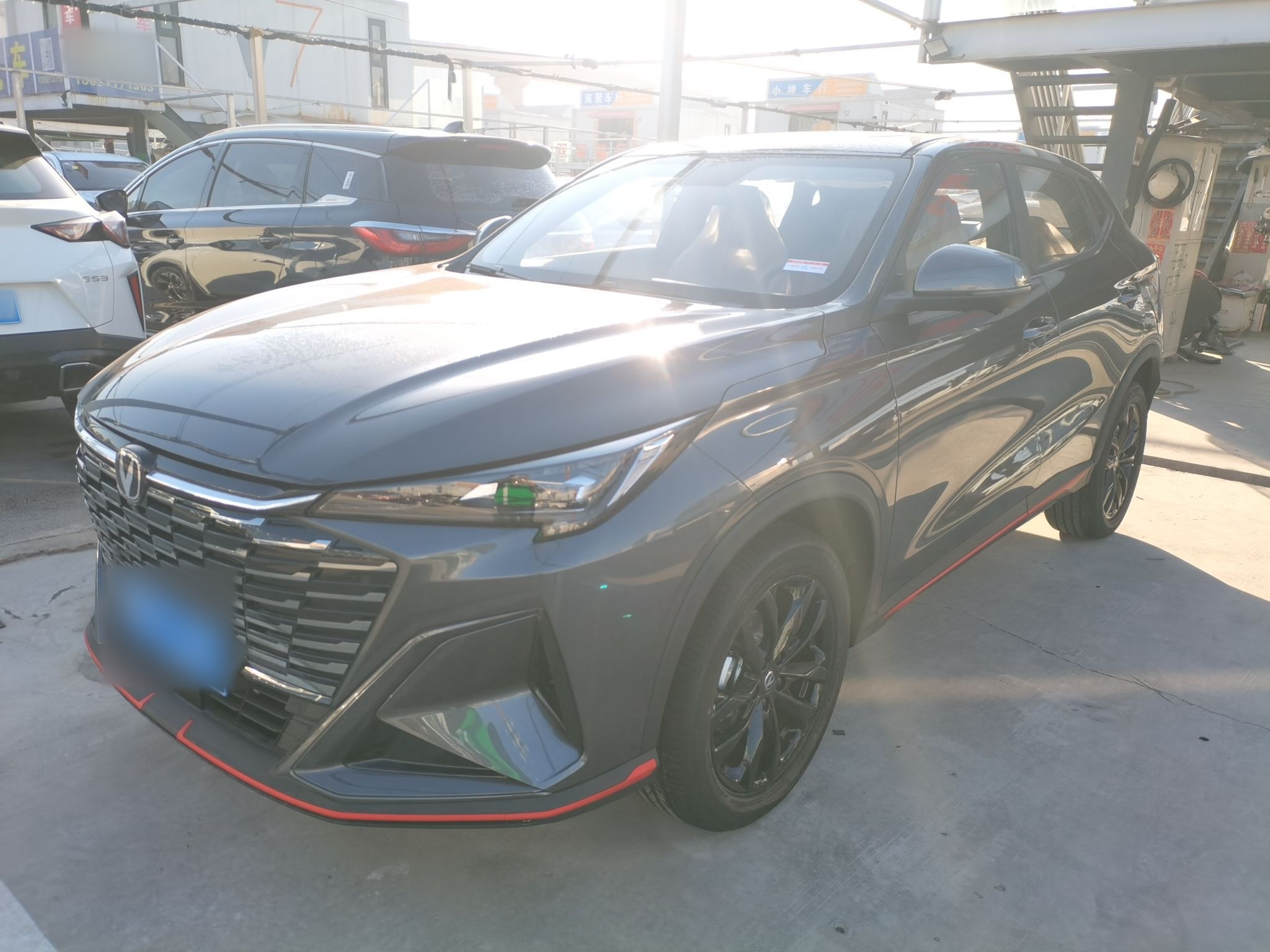 Под передней частью автомобиля