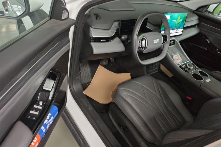 Used Geely Galaxy L6 2025 EM-i 60km Exploration Edition Driver Seat