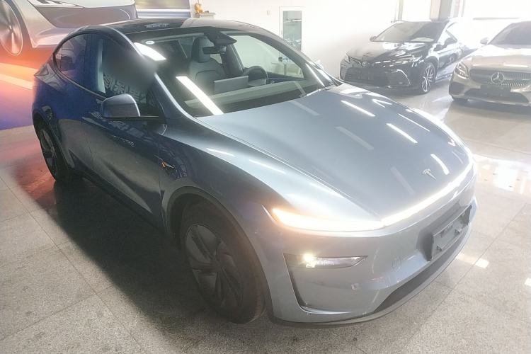 Used Tesla Model Y 2025 Rear-Wheel-Drive Version
